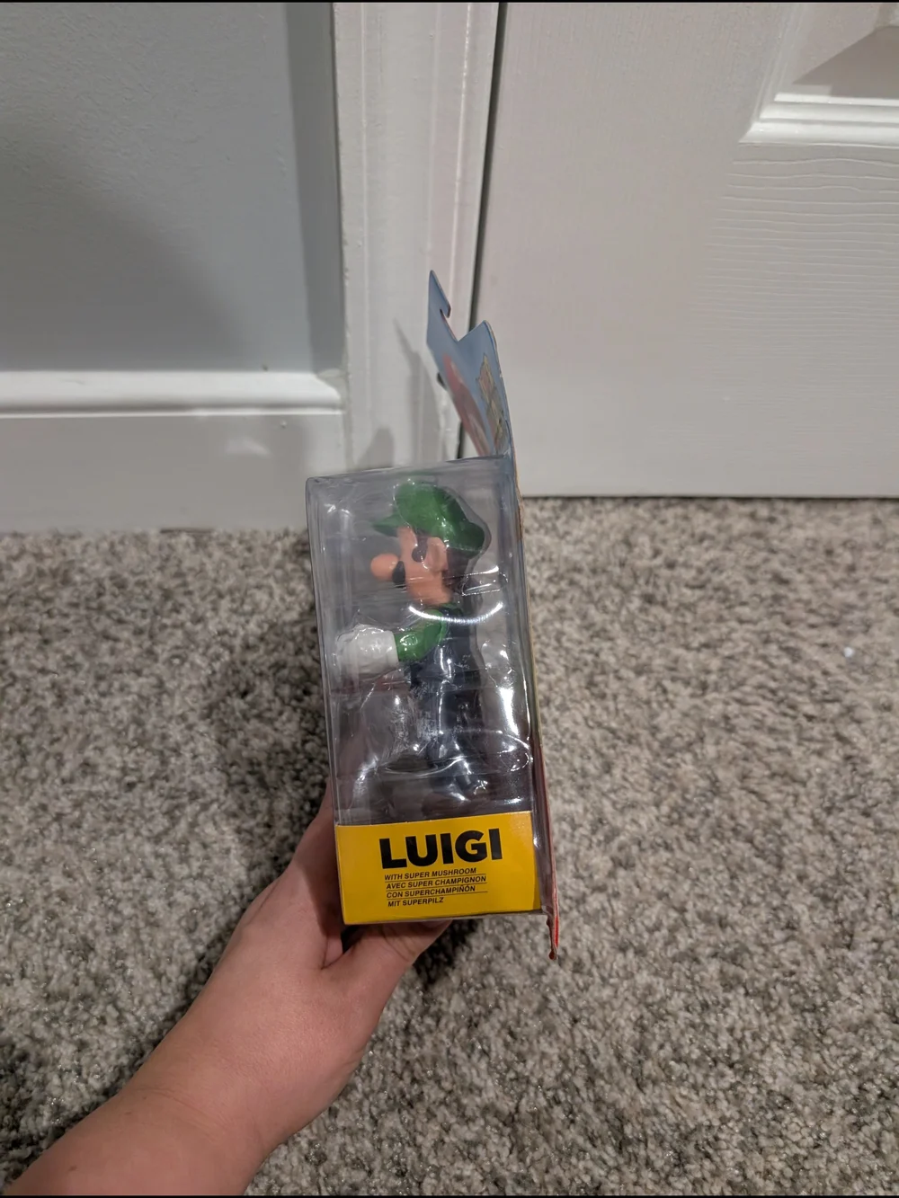NIP Jakks Pacific Nintendo Luigi Action Figure with Super Mushroom - 4.5 inches